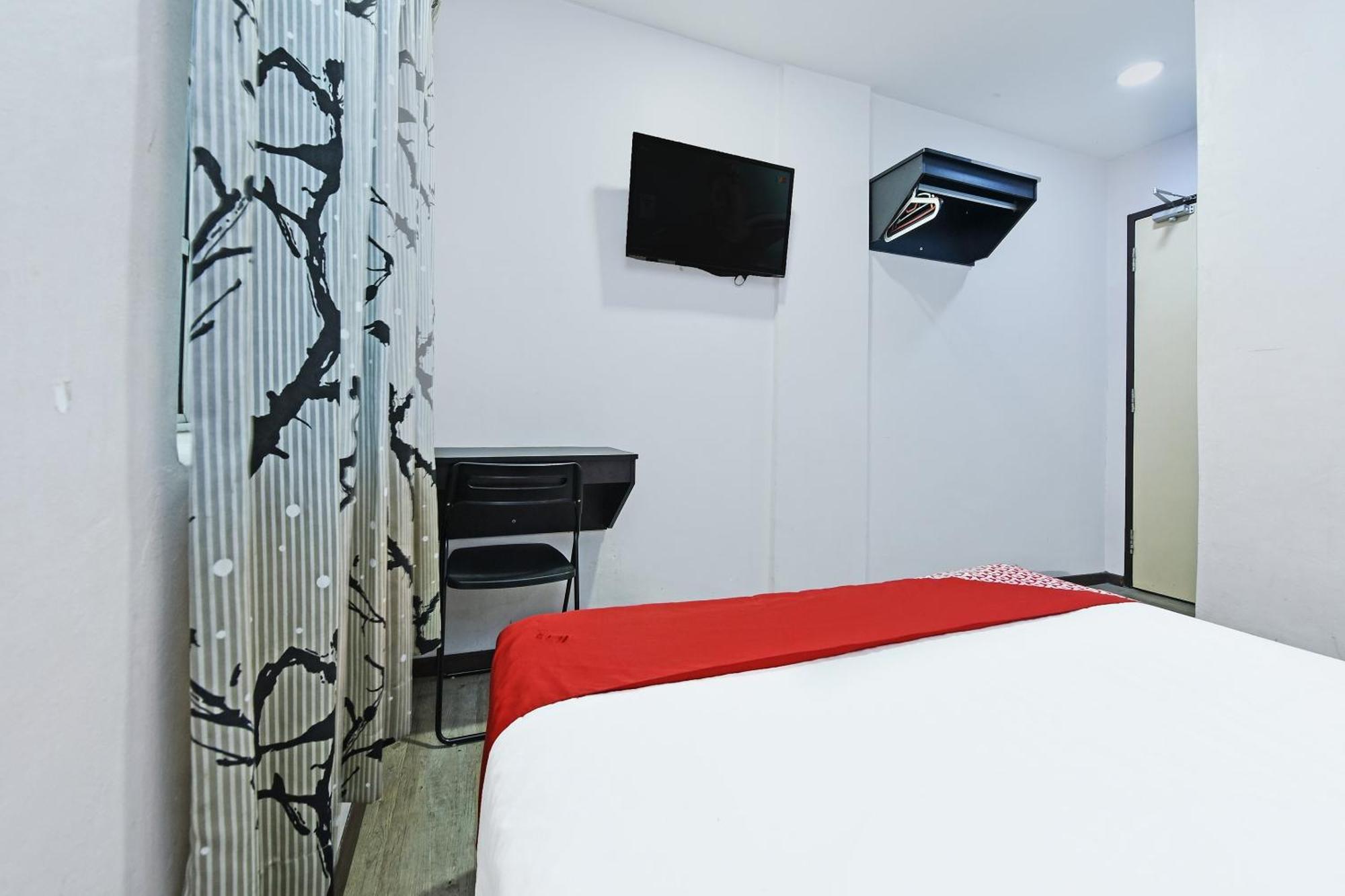 Super Oyo 992 Orange Hotel קואלה פילה מראה חיצוני תמונה