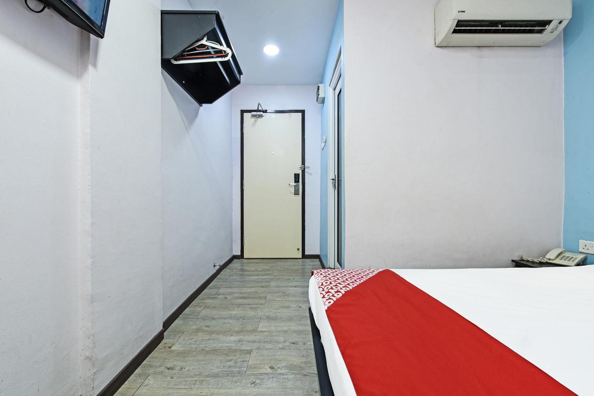 Super Oyo 992 Orange Hotel קואלה פילה מראה חיצוני תמונה