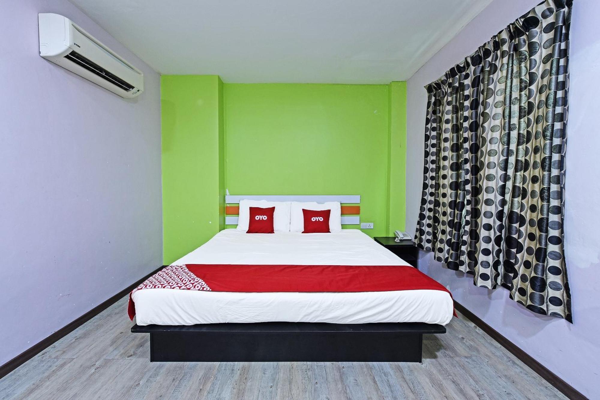 Super Oyo 992 Orange Hotel קואלה פילה מראה חיצוני תמונה