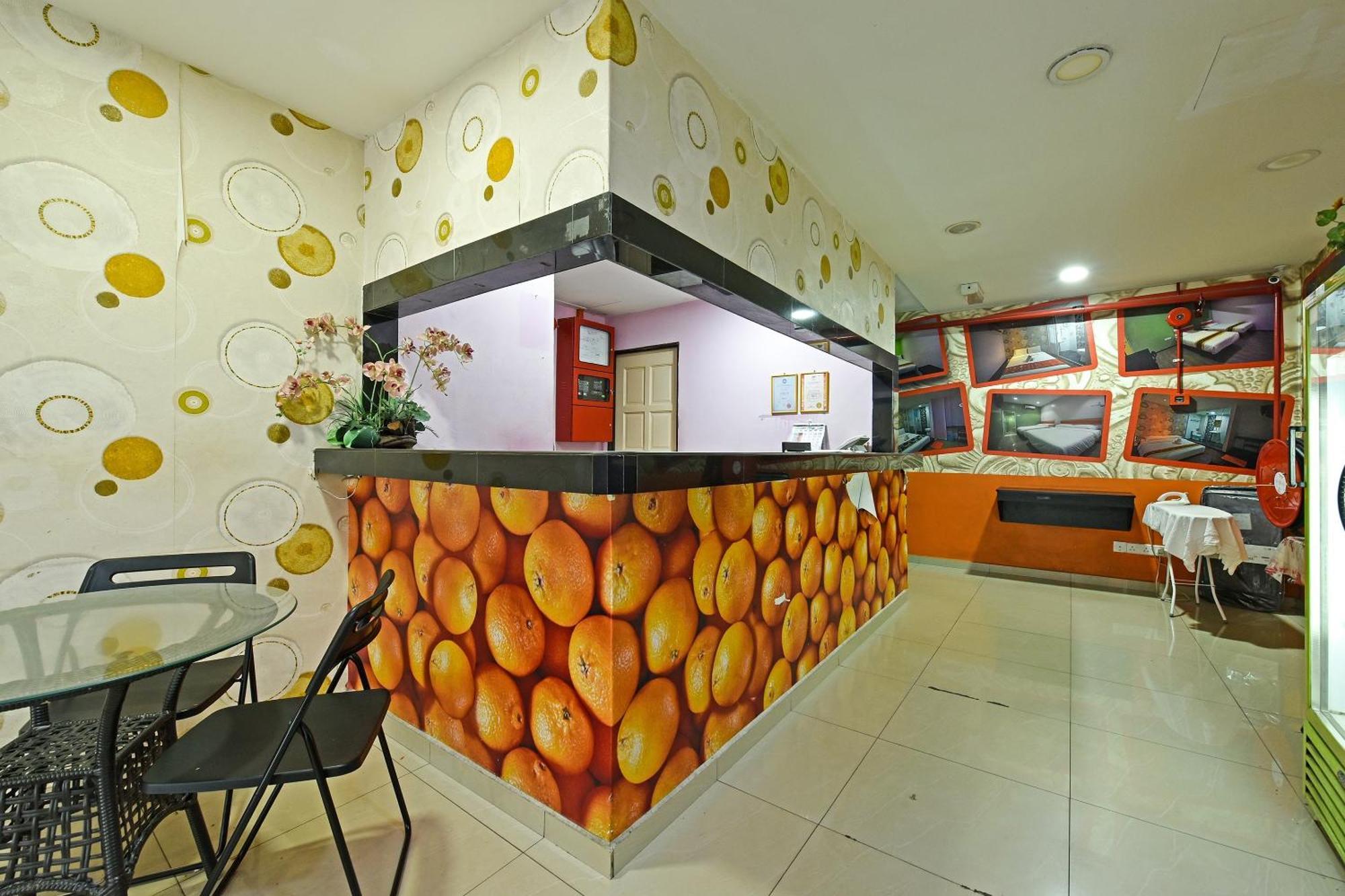 Super Oyo 992 Orange Hotel קואלה פילה מראה חיצוני תמונה