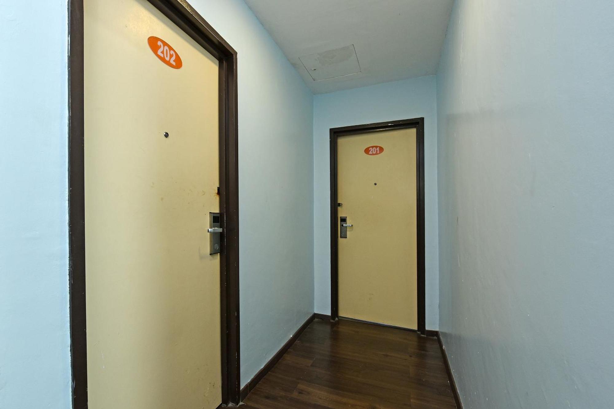 Super Oyo 992 Orange Hotel קואלה פילה מראה חיצוני תמונה