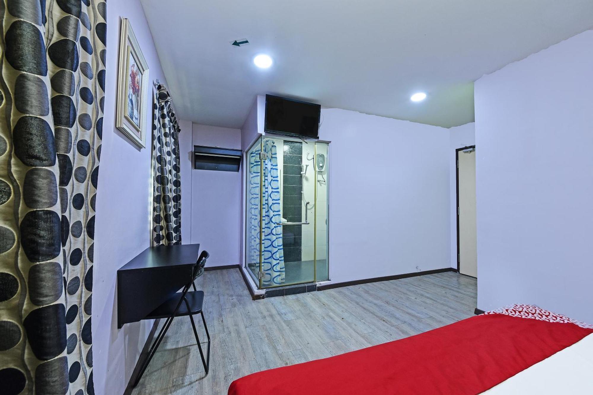 Super Oyo 992 Orange Hotel קואלה פילה מראה חיצוני תמונה