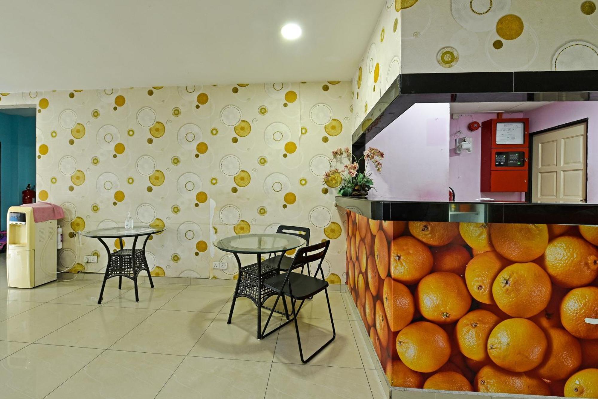 Super Oyo 992 Orange Hotel קואלה פילה מראה חיצוני תמונה